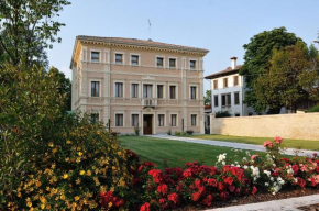  Villa Maternini  Ваццола